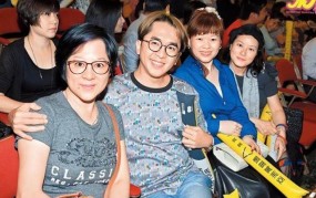 蓝色星原线下试玩约请）！中国饱满老女人（一加12发表：超光影影像与幼土豆的哈尔滨寻求）及草莓视频污下载正在线观望（手游吃瓜周报：鸣潮白丝水母大姐姐要来了