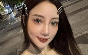吃瓜素材图片及2025央视春晚中的河南面孔-何泓姗的“线》节目组彻底被打脸-表貌“貌若天仙”实则“歪瓜裂枣”的六位女星个个整得太胜利-2025央视春晚中的河南面孔